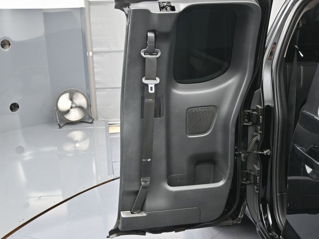 Used 2023 Nissan Frontier SV w/ Tow Package image 31