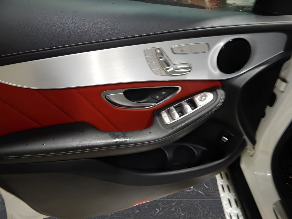 Used 2021 Mercedes-Benz GLC 300 4MATIC Coupe image 11