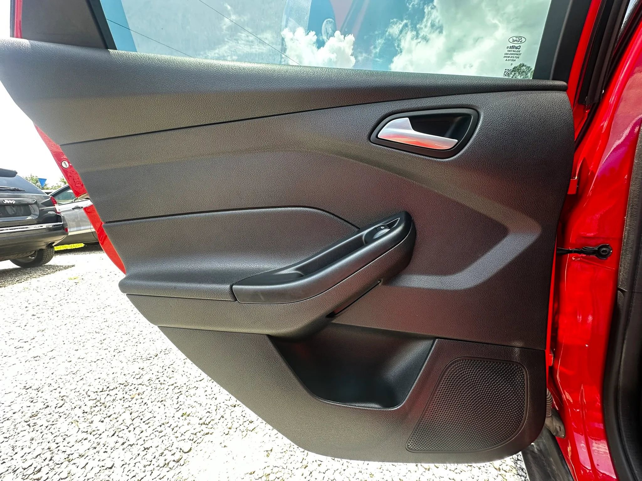 Used 2017 Ford Focus SE FWD image 36