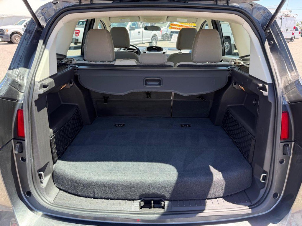 Used 2016 Ford C-MAX SE w/ Interior Protection Package FWD image 41