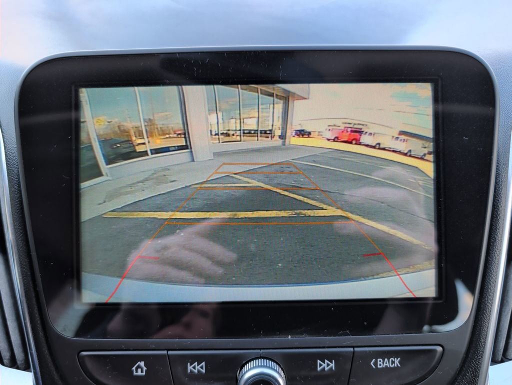 Used 2018 Chevrolet Malibu LT image 14