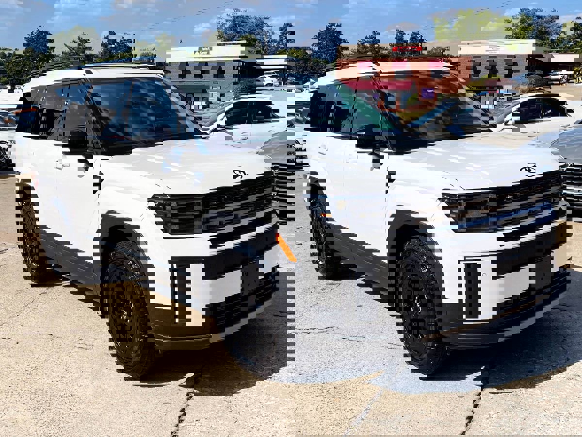 Used 2024 Hyundai Santa Fe XRT image 2