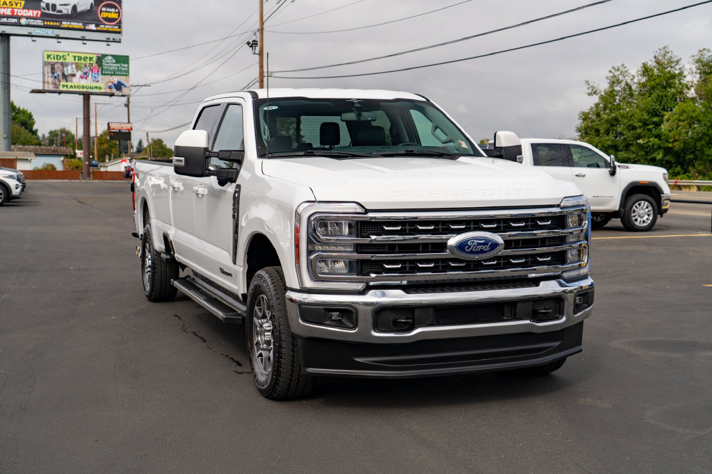 Used 2023 Ford F250 Lariat w/ FX4 Off-Road Package AWD/4WD image 2