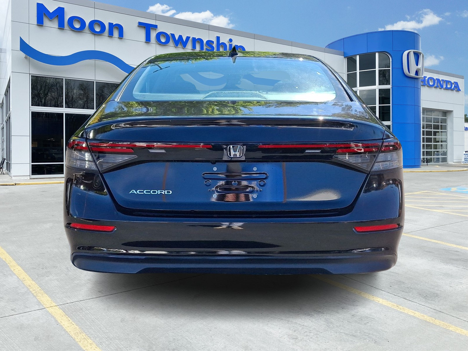 Used 2023 Honda Accord EX image 5