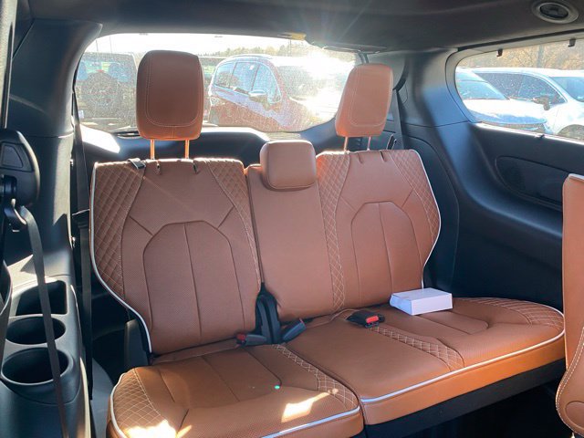 New 2026 Chrysler Pacifica Pinnacle AWD/4WD image 36