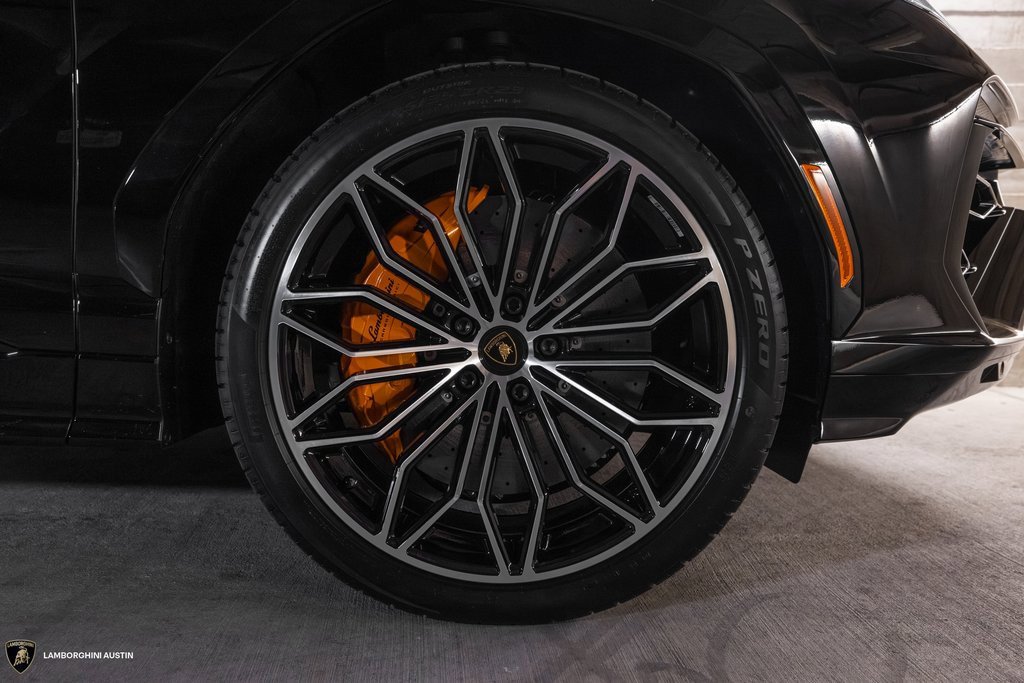 Used 2025 Lamborghini Urus SE image 18