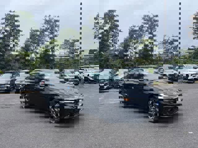New 2025 Hyundai Elantra SEL