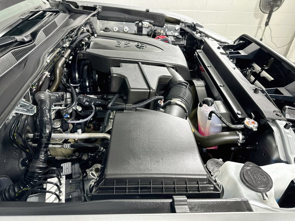 Used 2023 Toyota Tacoma SR5 w/ Black Out Package (TMS) AWD/4WD image 9