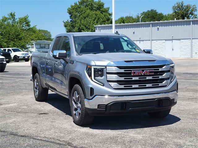 New 2026 GMC Sierra 1500 SLE image 3