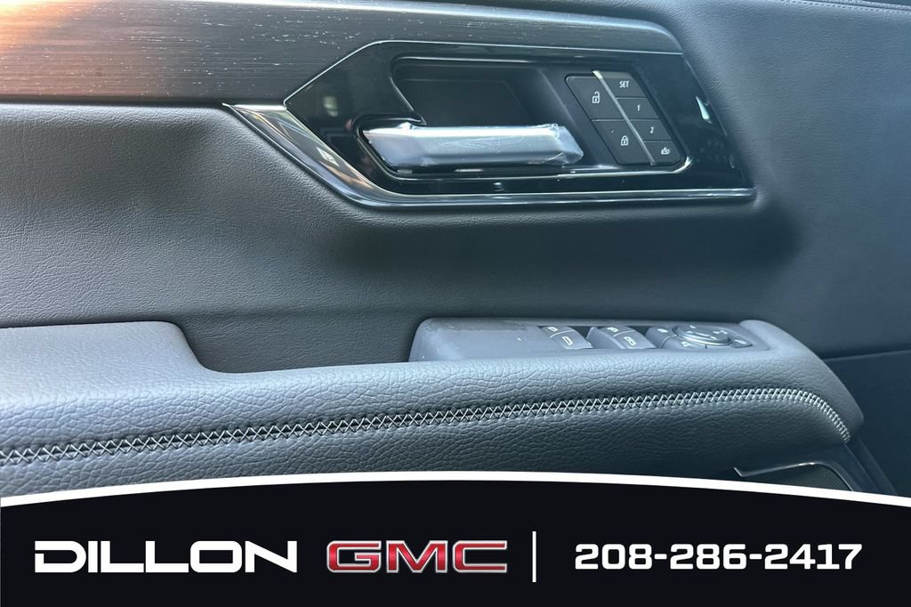 New 2026 GMC Yukon XL Denali w/ Denali Reserve Package AWD/4WD image 13