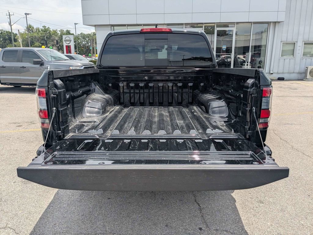 Used 2026 Nissan Frontier PRO-4X AWD/4WD image 13