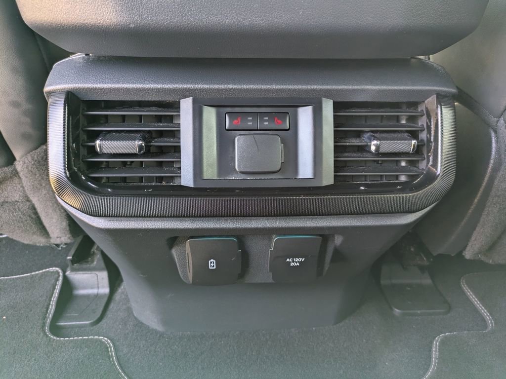 Used 2023 Ford F150 Lightning Platinum AWD/4WD image 9