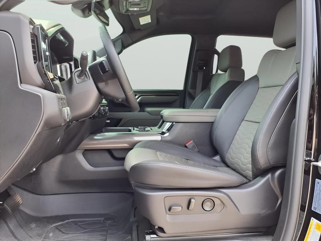 Used 2025 Chevrolet Silverado 2500 ZR2 AWD/4WD image 17