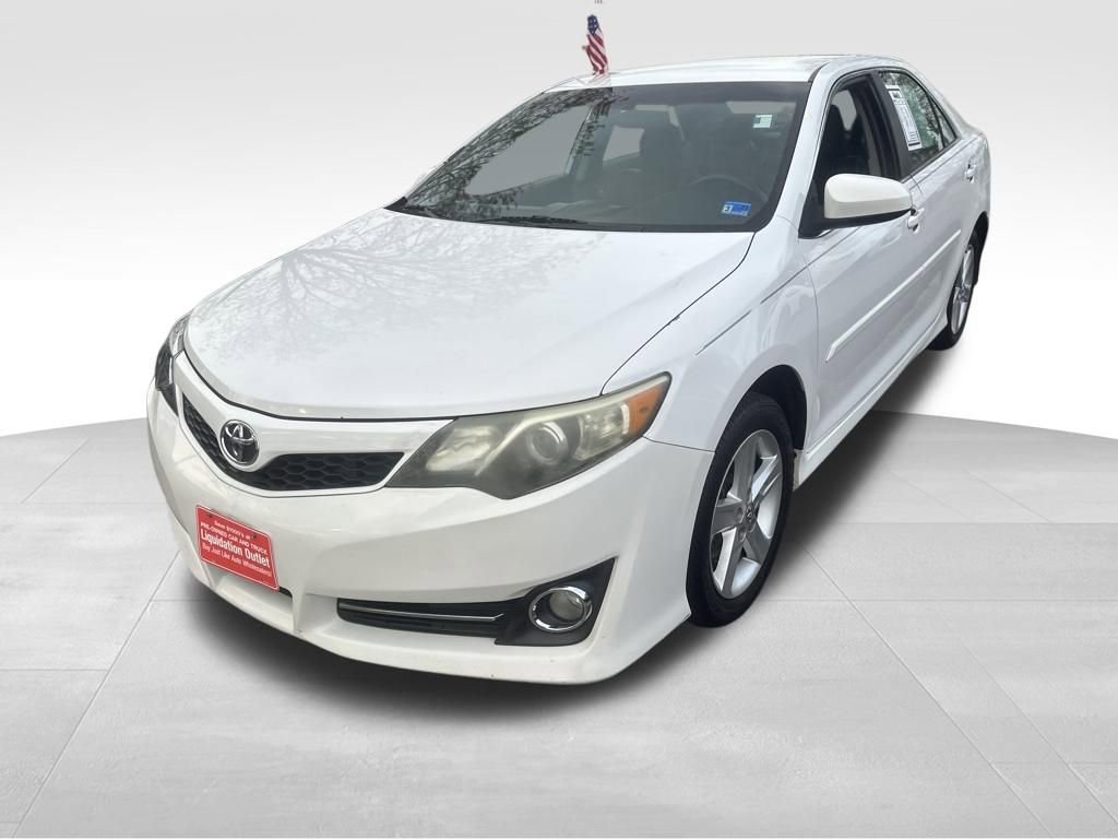 Used 2014 Toyota Camry SE image 5