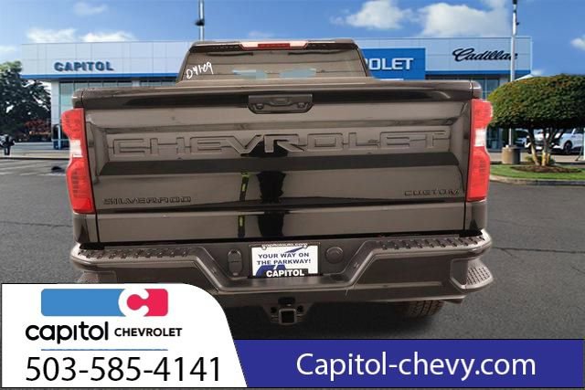 Used 2026 Chevrolet Silverado 1500 Custom Trail Boss w/ Turbomax Blackout Package image 3