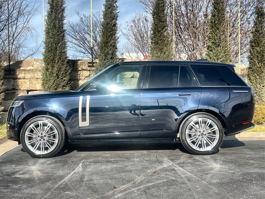 New 2026 Land Rover Range Rover SE image 2