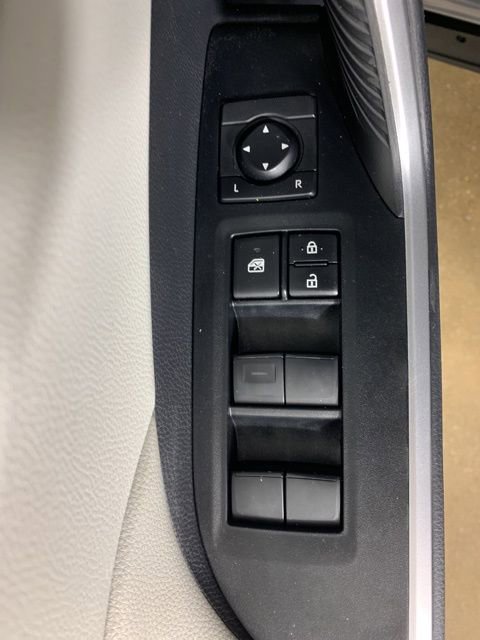 Used 2019 Toyota RAV4 XLE w/ Convenience Package image 17