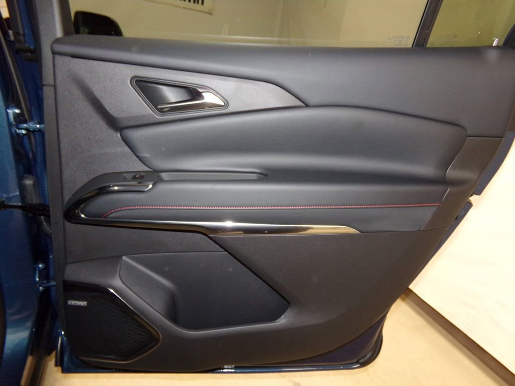 New 2026 Chevrolet Traverse Z71 w/ Enhanced Driving Package image 9