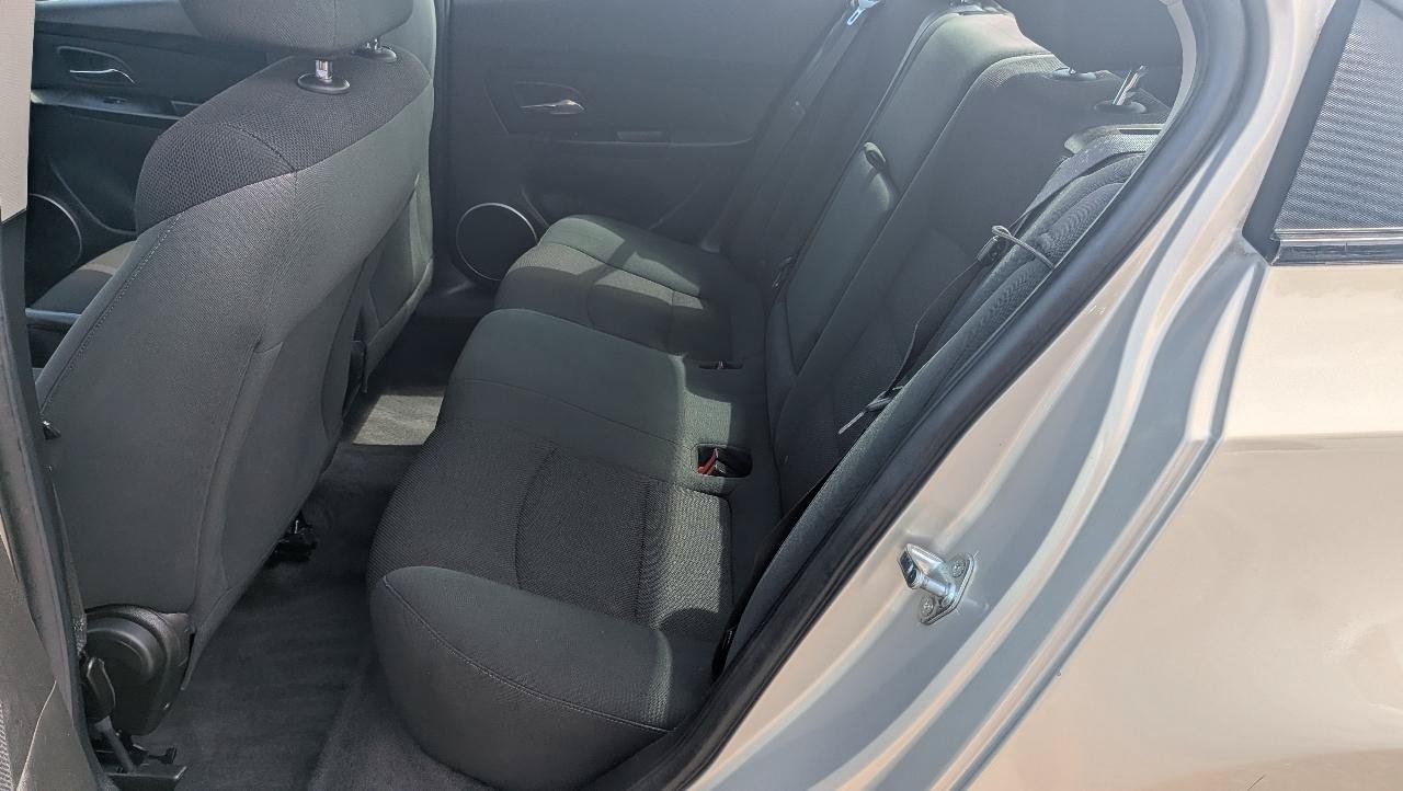 Used 2012 Chevrolet Cruze LT FWD image 10