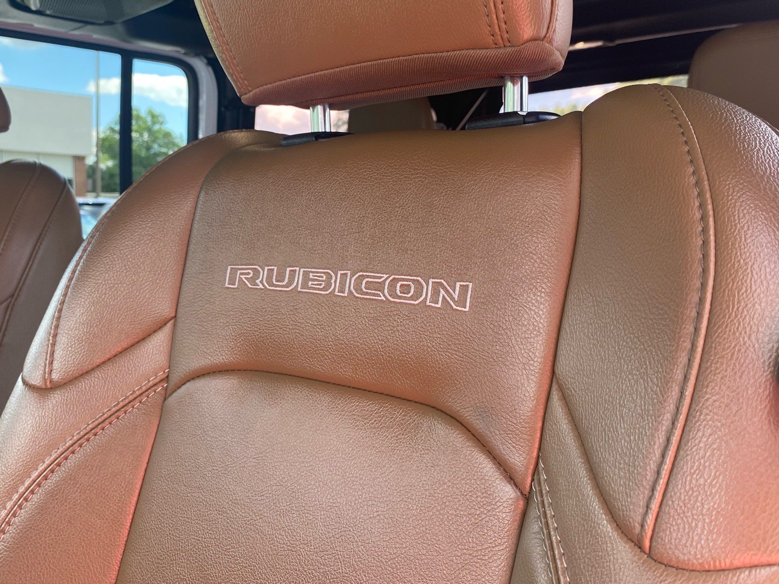 Used 2023 Jeep Wrangler Unlimited Rubicon 4xe w/ Cold Weather Group AWD/4WD image 16