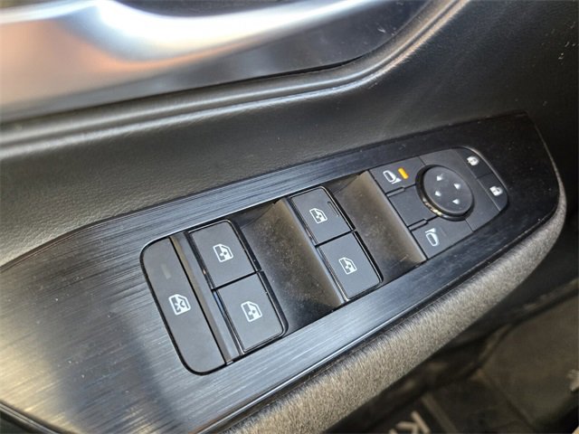 Certified 2025 Nissan Kicks SV w/ Illumination Package image 30