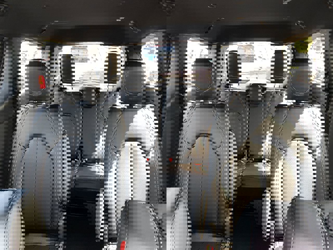 New 2026 Chrysler Pacifica Select image 13