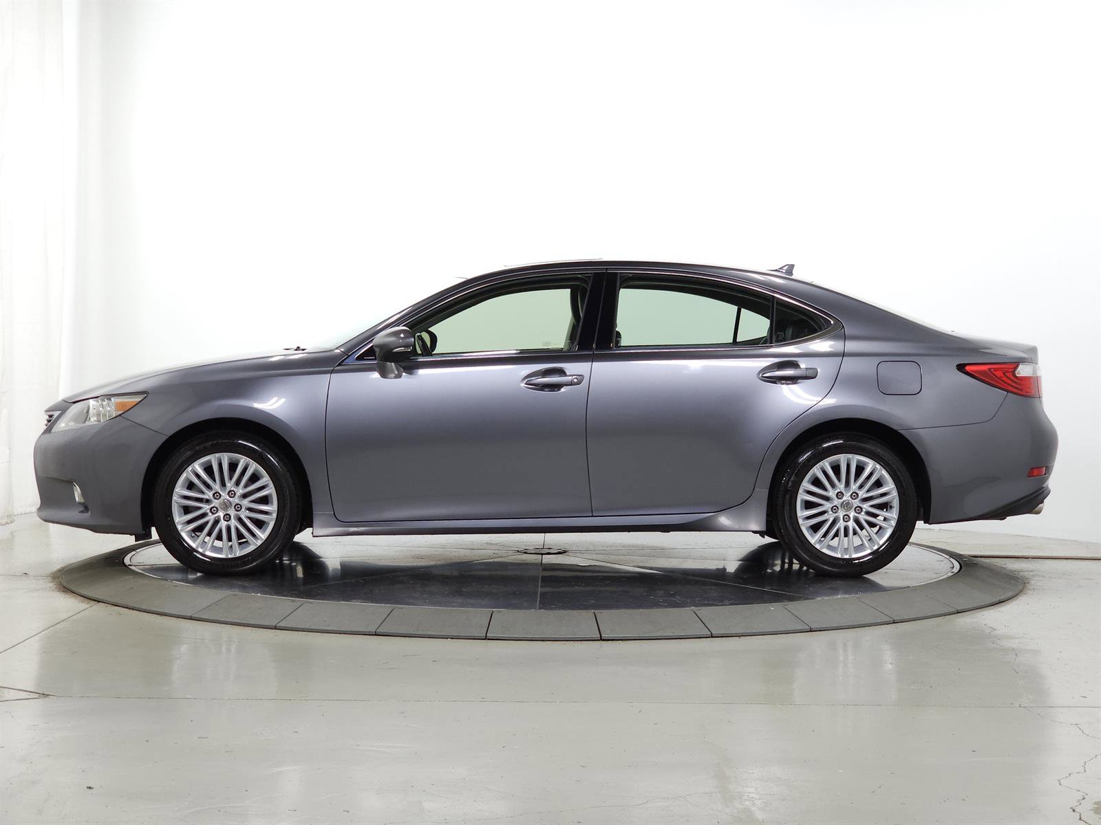 Used 2013 Lexus ES 350 w/ Luxury Pkg FWD image 4