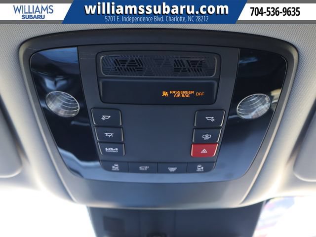 Used 2025 Kia Carnival EX FWD image 31