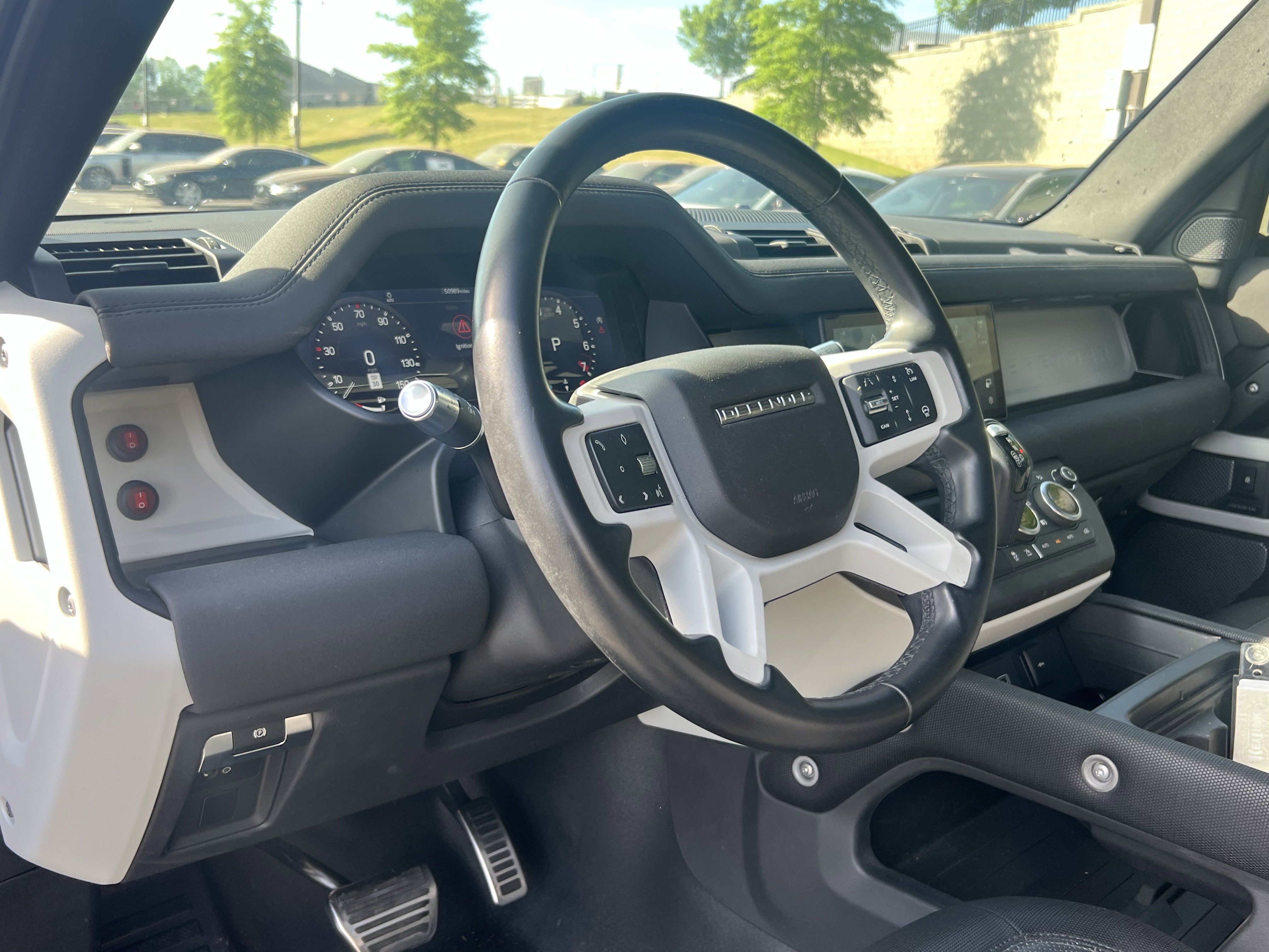 Used 2021 Land Rover Defender 90 X-Dynamic S image 18