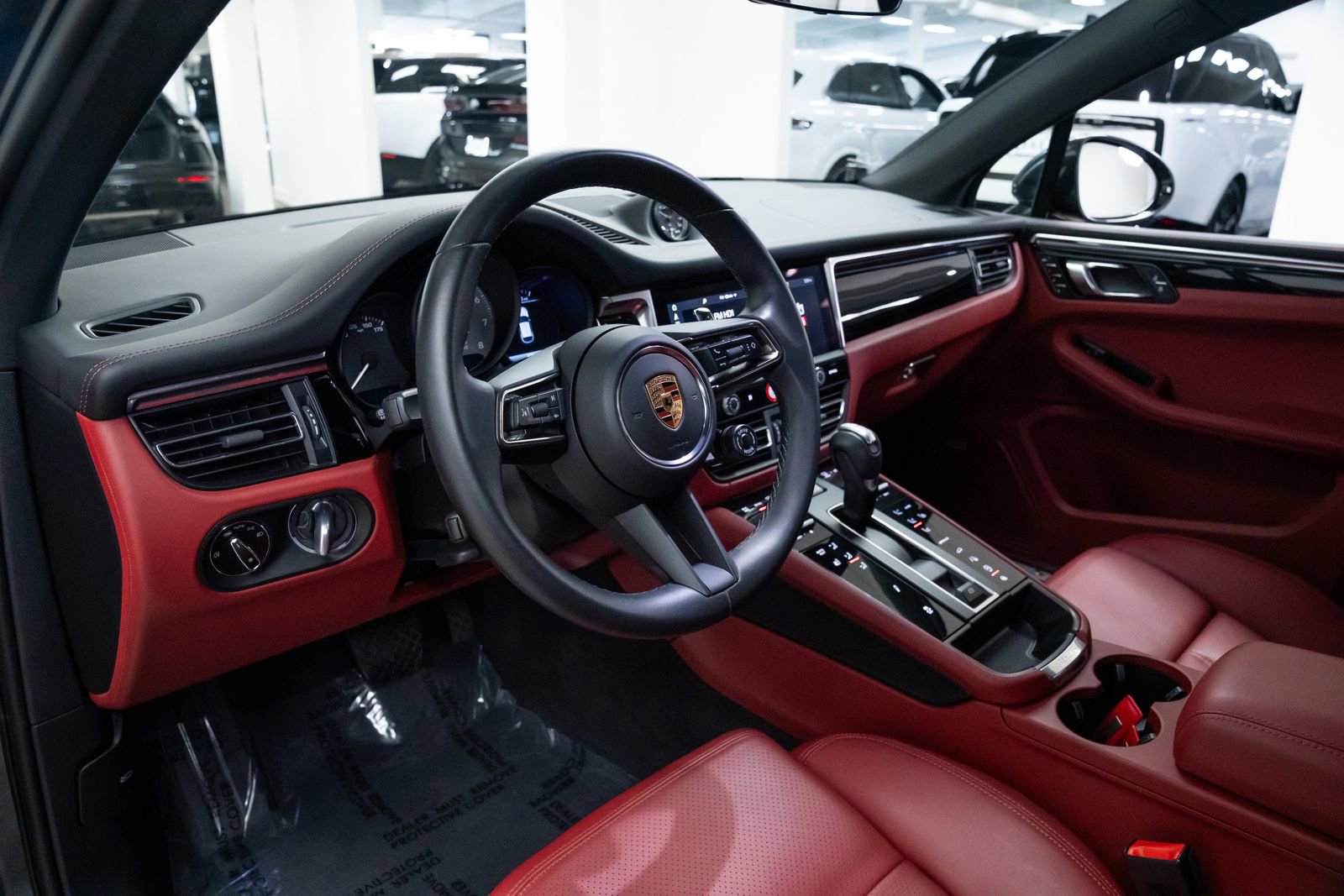 Used 2024 Porsche Macan S AWD/4WD image 18