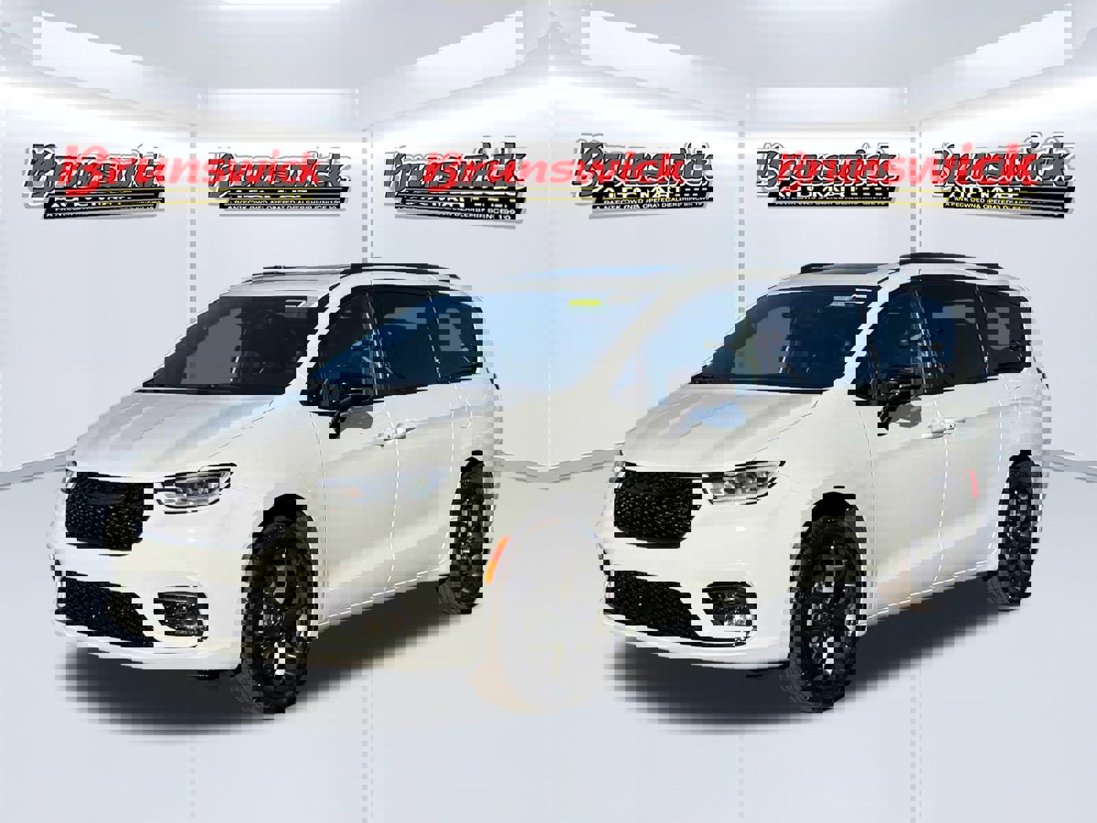 New 2026 Chrysler Pacifica Limited w/ S Appearance Package image 1