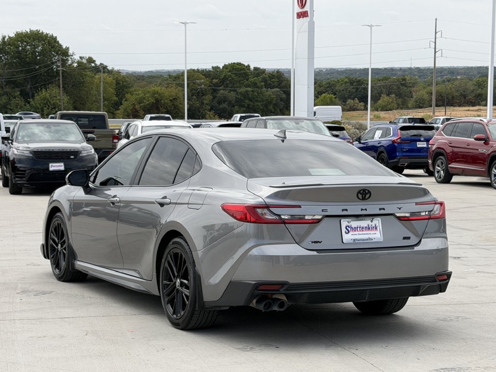 Used 2025 Toyota Camry SE w/ Convenience Package FWD image 4