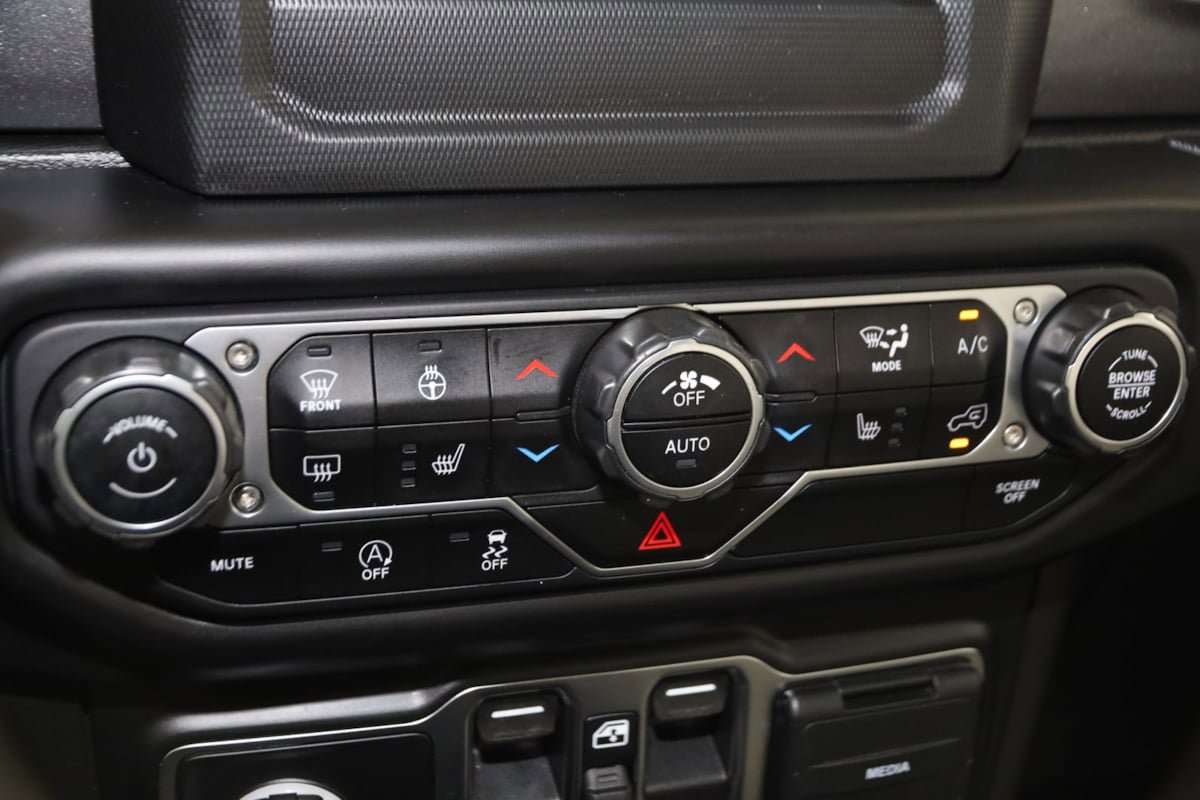 Used 2021 Jeep Gladiator Mojave w/ LED Lighting Group AWD/4WD image 28