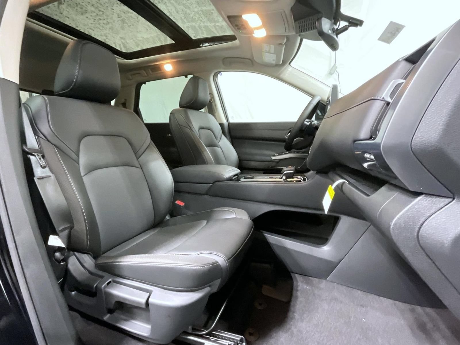 New 2026 Nissan Pathfinder SL w/ SL Premium Package (P04) AWD/4WD image 16