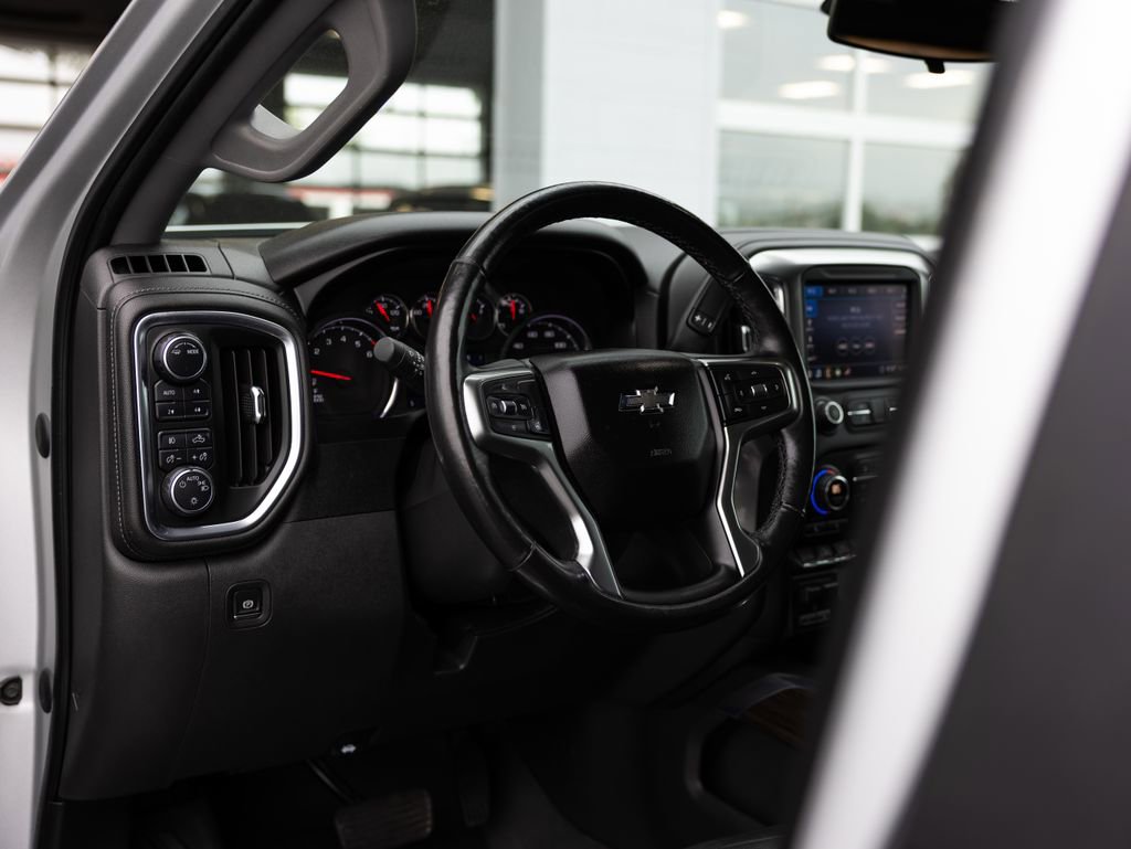 Used 2020 Chevrolet Silverado 1500 LT Trail Boss AWD/4WD image 13
