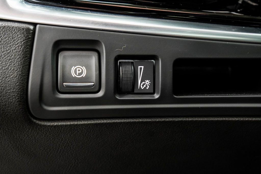 Used 2025 Cadillac XT6 Premium Luxury image 39