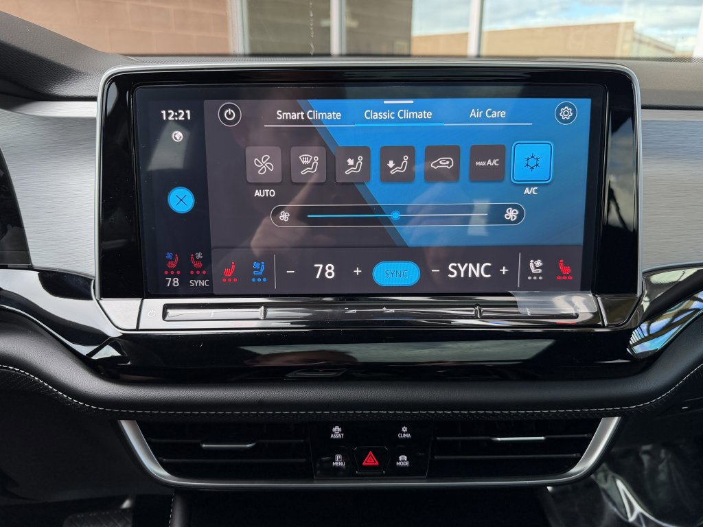 Used 2024 Volkswagen Atlas Cross Sport SE w/ Panoramic Sunroof Package image 23