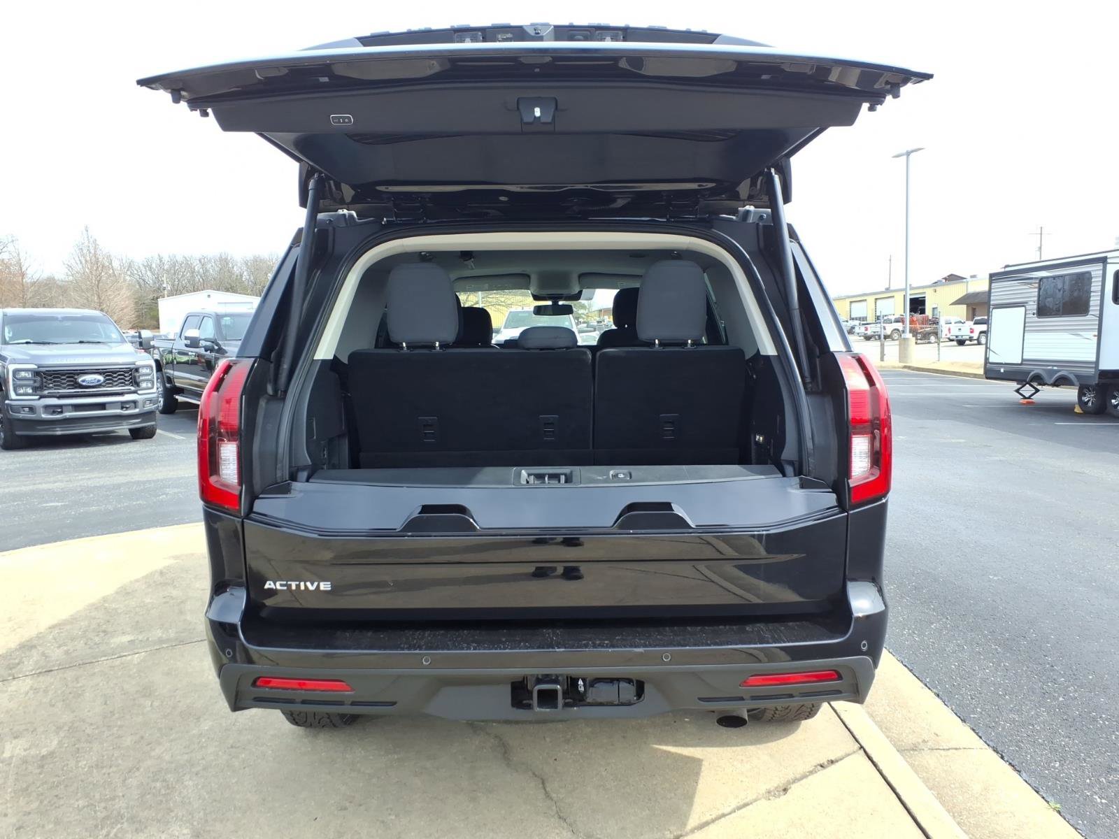 Used 2025 Ford Expedition Active image 5