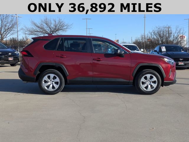 Used 2024 Toyota RAV4 LE image 4