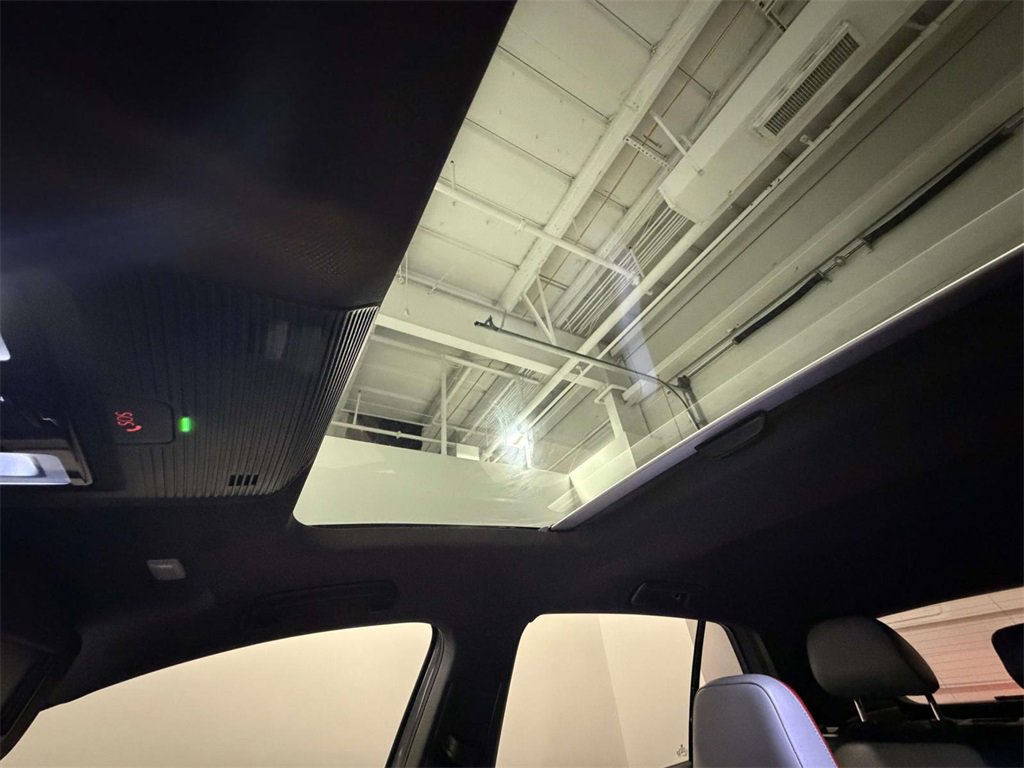 Used 2022 Volkswagen GTI SE image 24