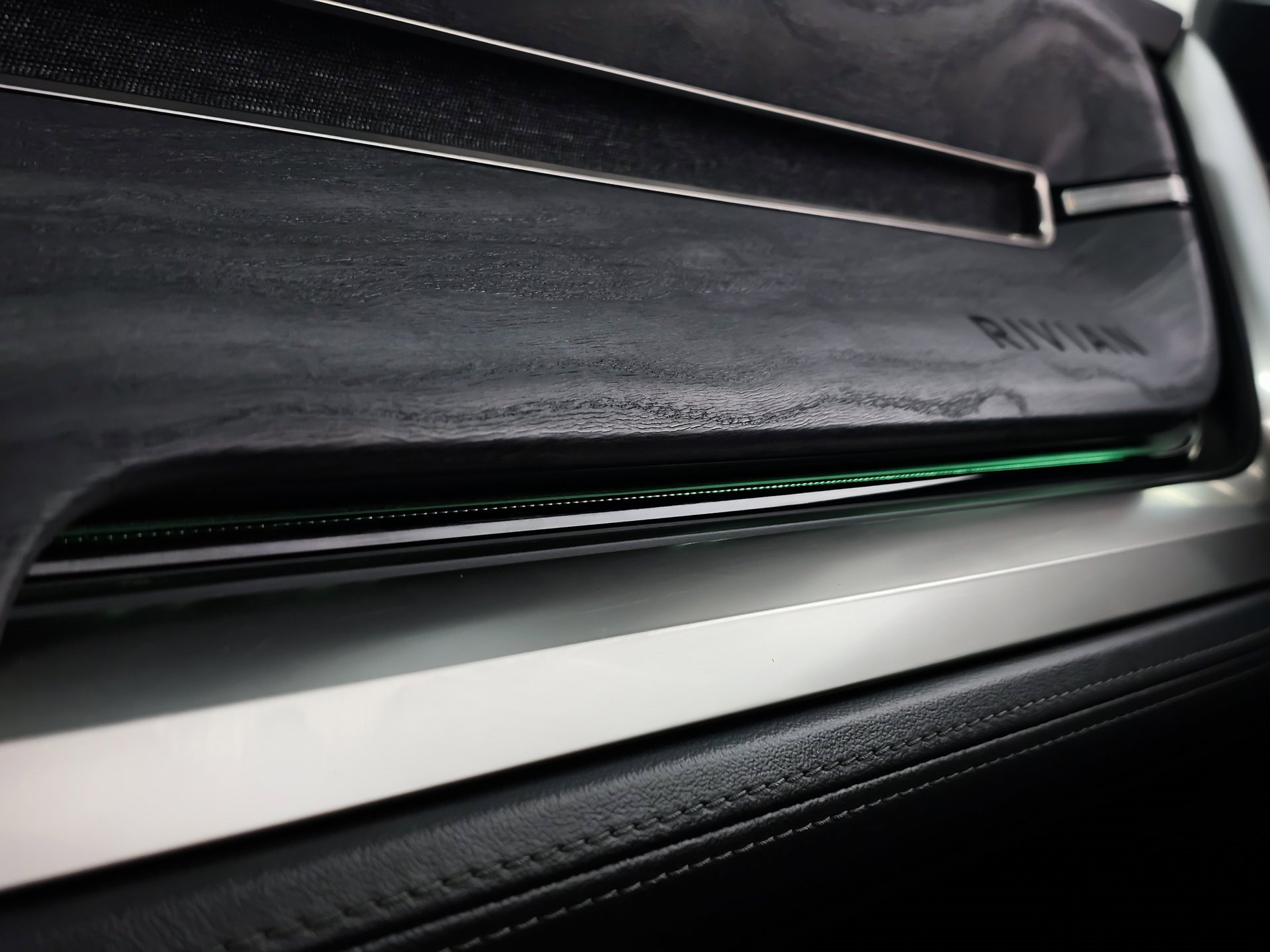 Used 2022 Rivian R1T Adventure image 44