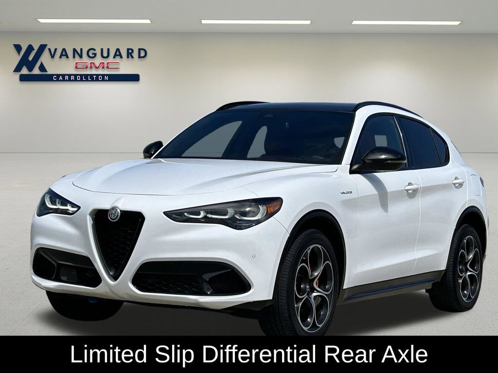 Used 2024 Alfa Romeo Stelvio Veloce image 5