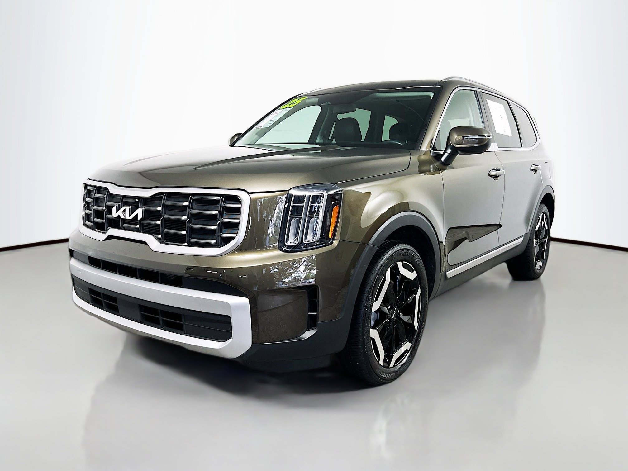 Used 2025 Kia Telluride S image 10