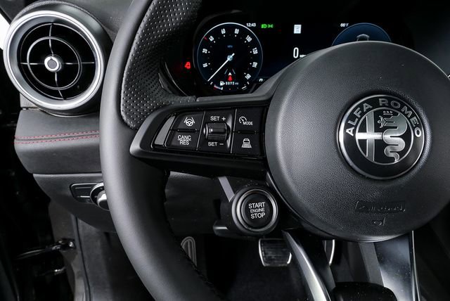 New 2026 Alfa Romeo Tonale w/ Red Premium Package image 10