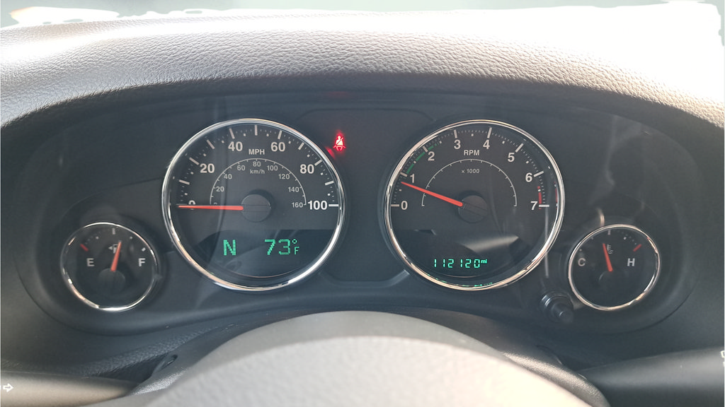 Used 2017 Jeep Wrangler Unlimited Rubicon w/ Connectivity Group AWD/4WD image 15