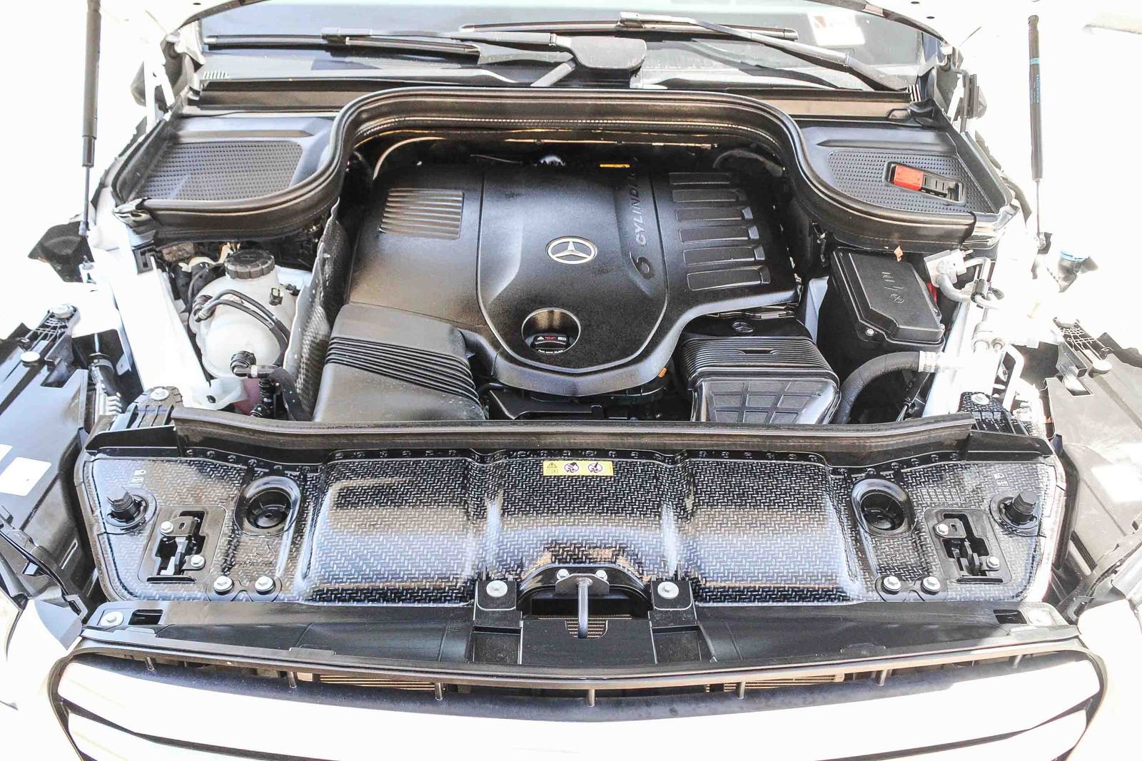 Used 2024 Mercedes-Benz GLS 450 4MATIC image 31