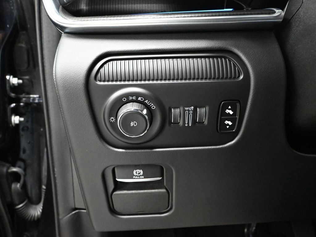 Used 2024 Jeep Grand Wagoneer L Series II w/ Quick Order Packagew 28T image 35