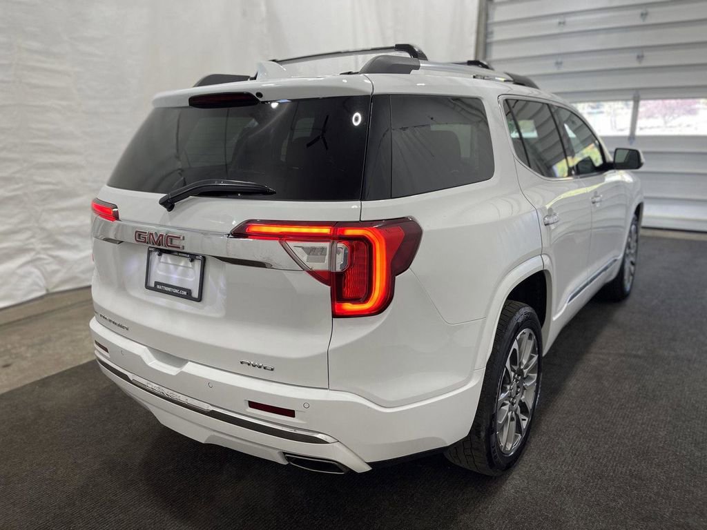 Used 2023 GMC Acadia Denali w/ Denali Technology Package image 2