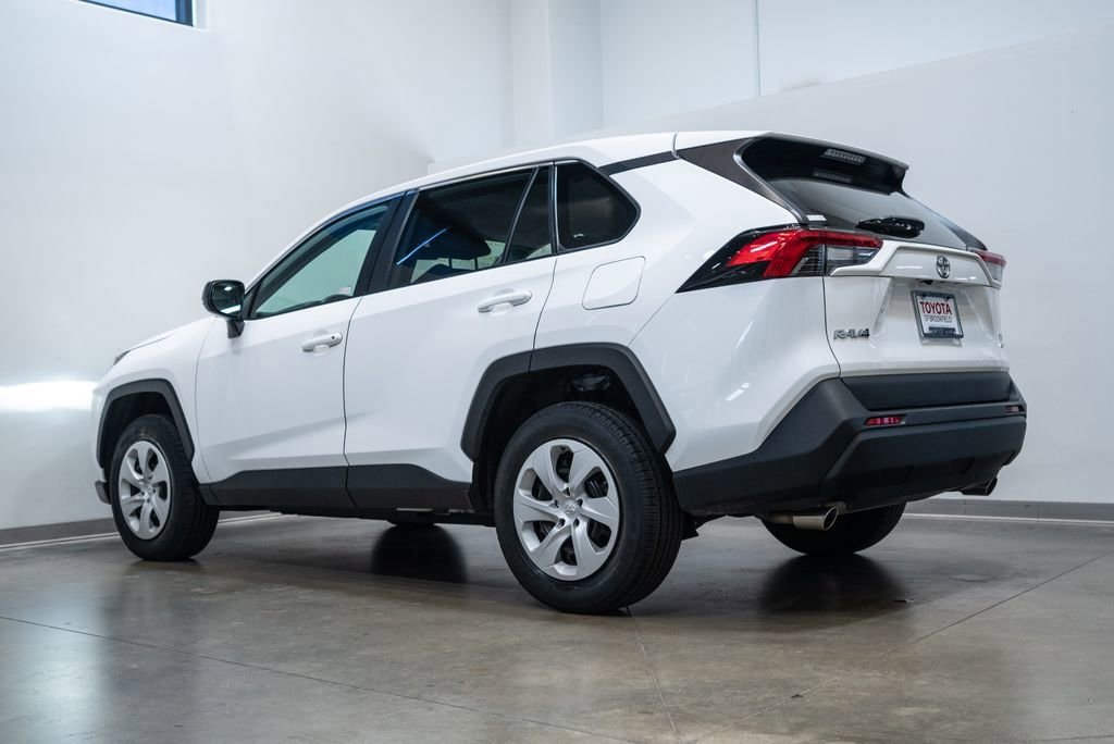 Used 2024 Toyota RAV4 LE image 7
