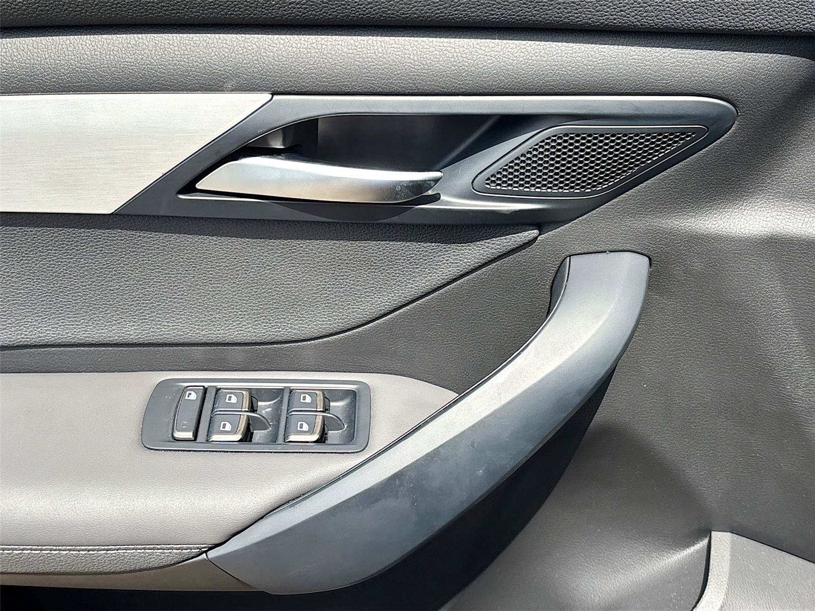 New 2025 VinFast VF 8 Plus AWD/4WD image 17